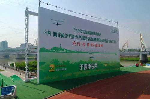 搭建木質(zhì)鄭州背景板的成本大概是多少？